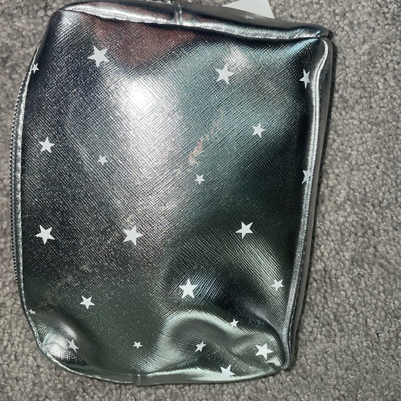 NWT first aid beauty 3 piece skin care including cosmetic makeup bag - Picture 2 of 6